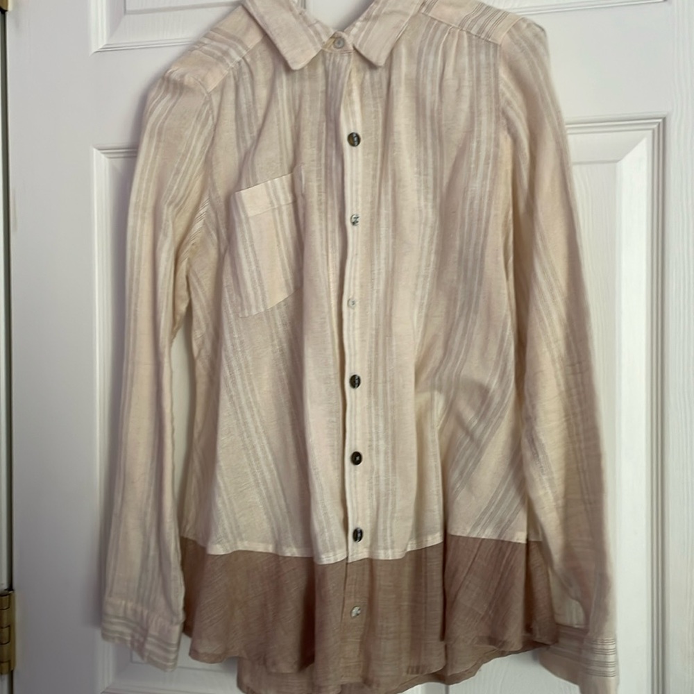 We the free size s crème and beige blouse